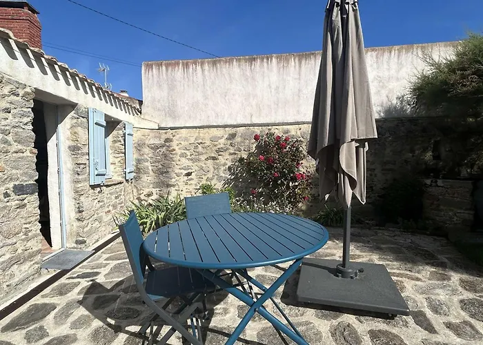 度假居 Charmante Maison Renovee Avec Gout, Jardin Clos, Acces Wifi, Proche Commerces Et Mer. - Fr-1-224b-160 诺亚芒提亚